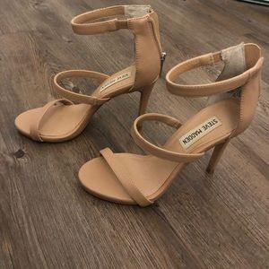 Steve Madden Feelya Sandal- size 5.5